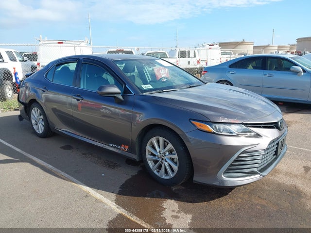 Salvage Toyota Camry Image