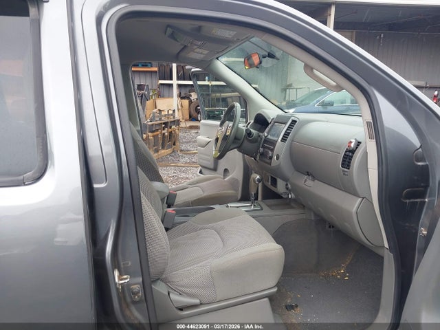 Nissan Frontier Sv