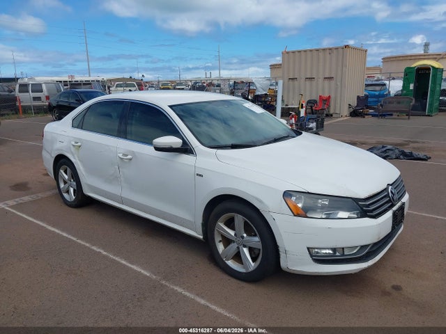 Salvage Volkswagen Passat Image