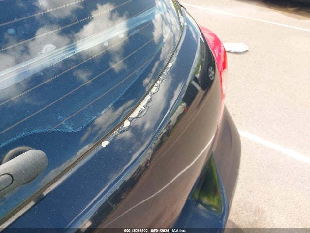 Nissan Versa 1.8s