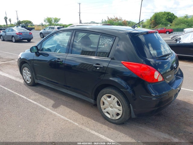 Nissan Versa 1.8s