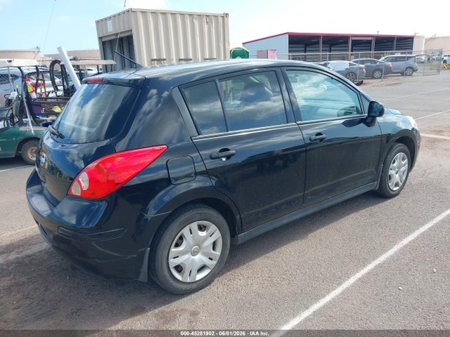 Nissan Versa 1.8s