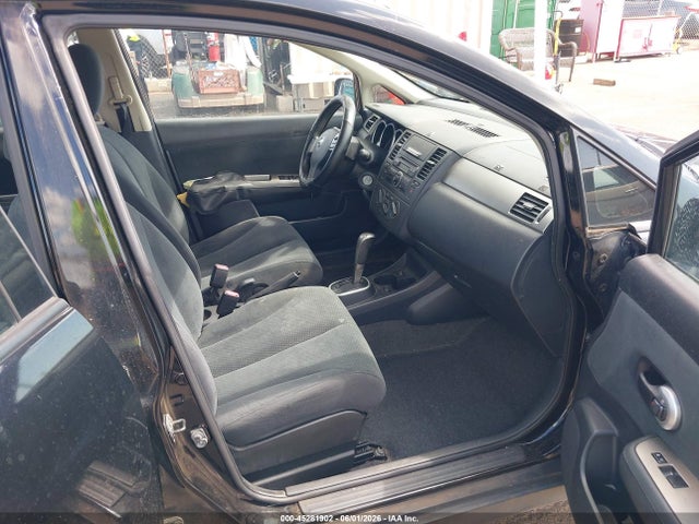Nissan Versa 1.8s