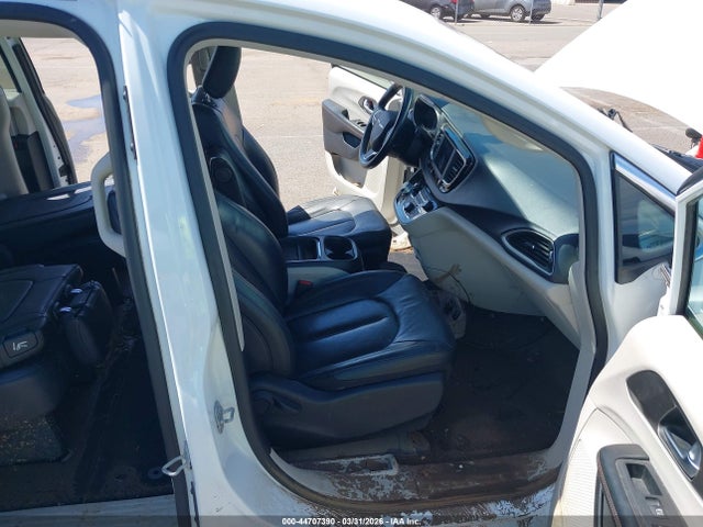 Chrysler Pacifica Touring L