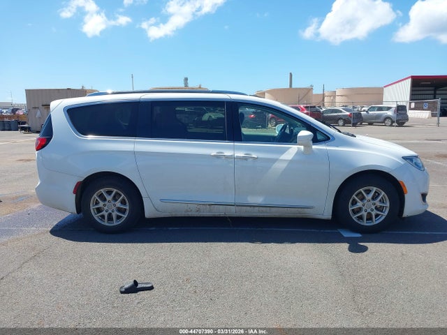 Chrysler Pacifica Touring L