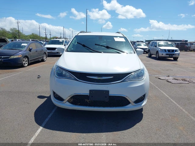 Chrysler Pacifica Touring L