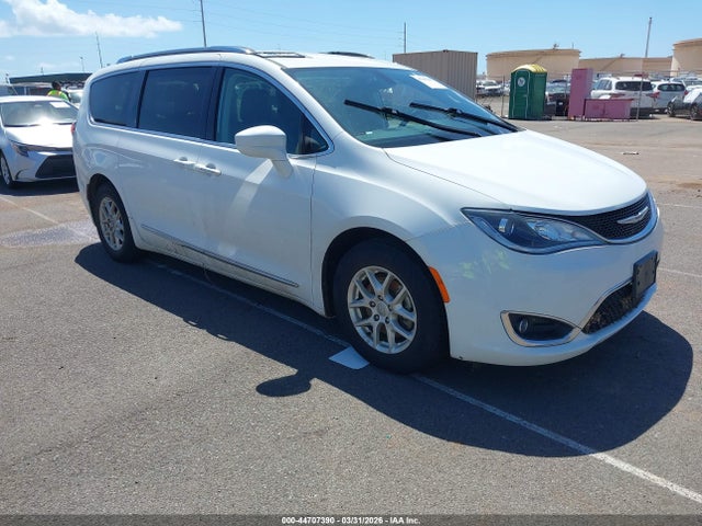Salvage Chrysler Pacifica Image