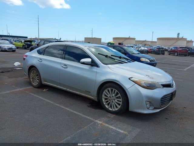 Salvage Toyota Avalon Hybrid Image