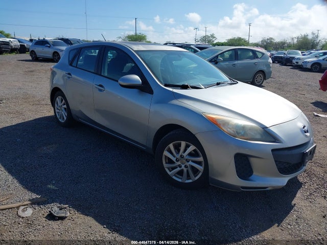 Salvage Mazda Mazda3 Image