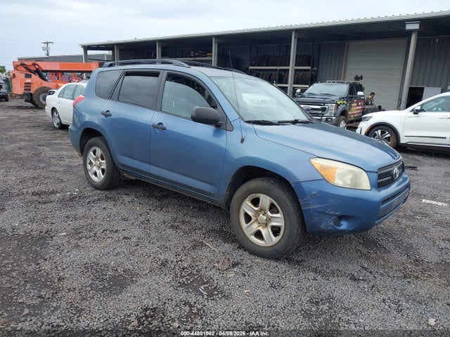 Salvage Toyota RAV4 Image