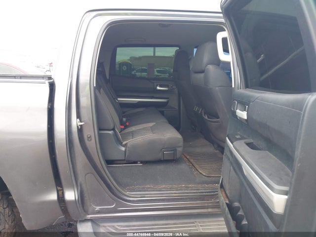 Toyota Tundra Sr5 5.7l V8