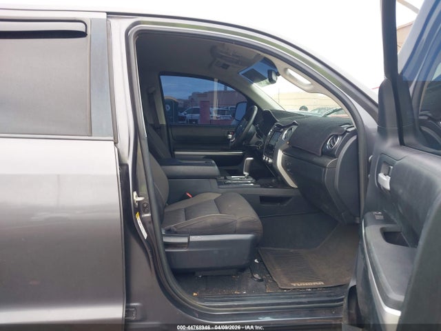 Toyota Tundra Sr5 5.7l V8