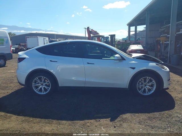 Tesla Model Y Long Range Dual Motor All-wheel Drive