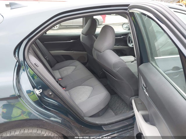 Toyota Camry Le Hybrid