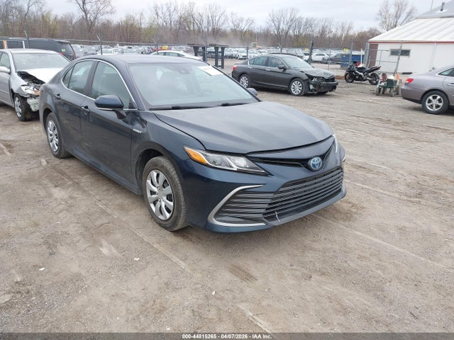 Salvage Toyota Camry Image