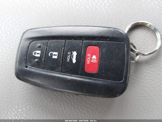 Toyota Camry Le Hybrid