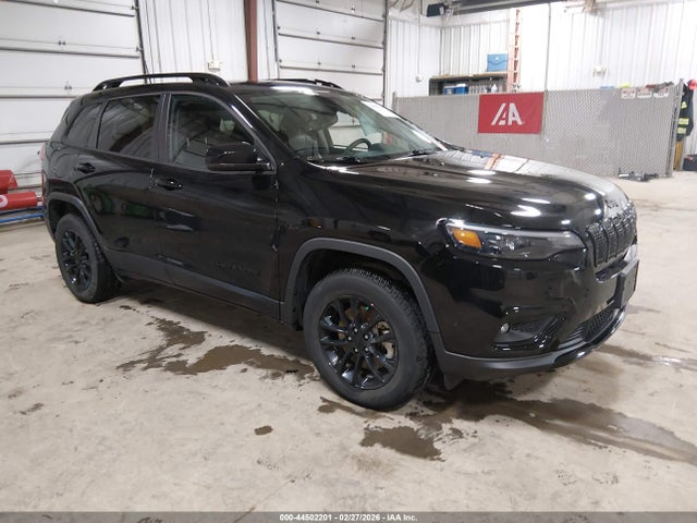 Salvage Jeep Cherokee Image