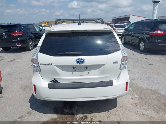 Toyota Prius v Three