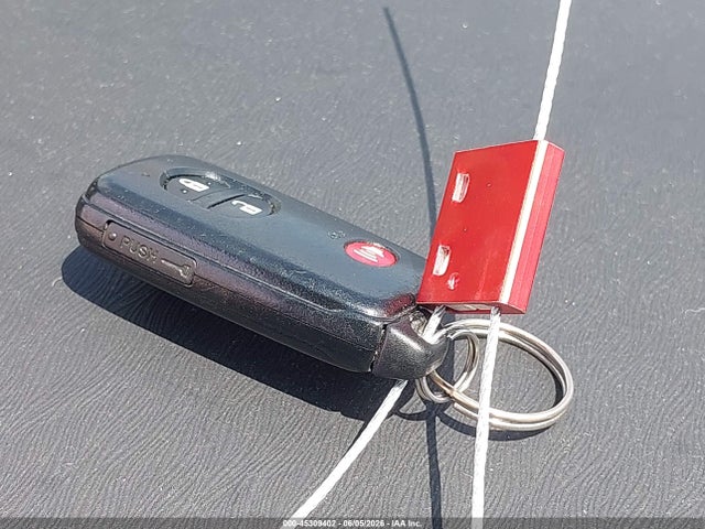 Toyota Prius v Three