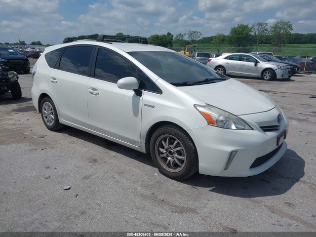 Salvage Toyota Prius v Image
