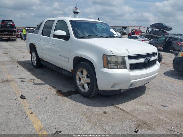 Salvage Chevrolet Avalanche 1500 Image
