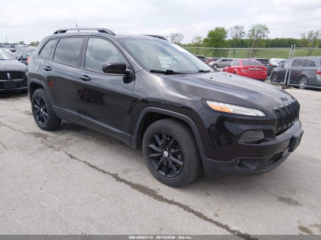 Salvage Jeep Cherokee Image