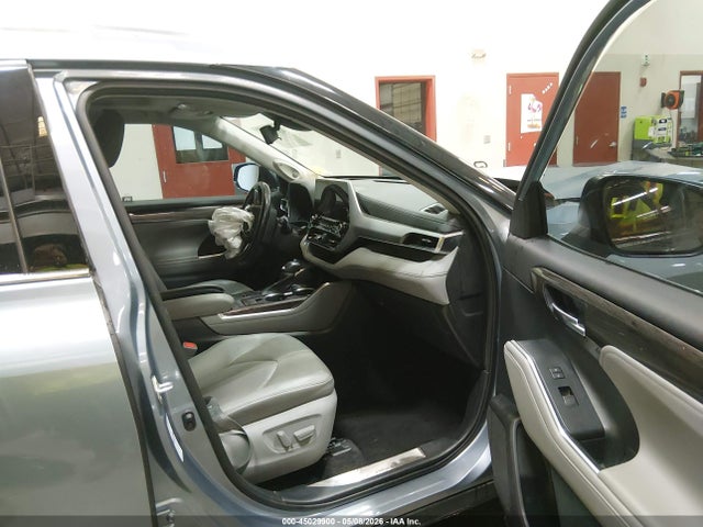 Toyota Highlander Hybrid Platinum