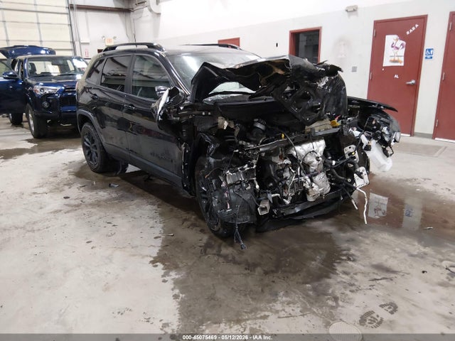 Salvage Jeep Cherokee Image