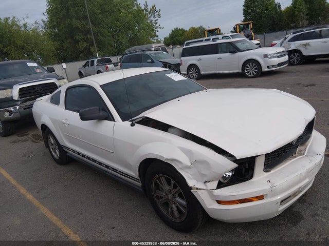 Salvage Ford Mustang Image
