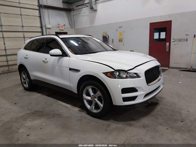Salvage Jaguar F-PACE Image