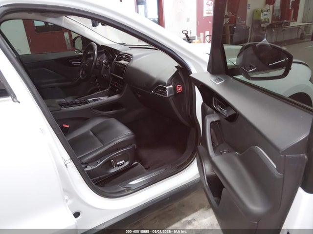 Jaguar F-PACE 25t Premium