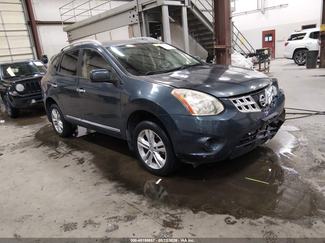 Salvage Nissan Rogue Image