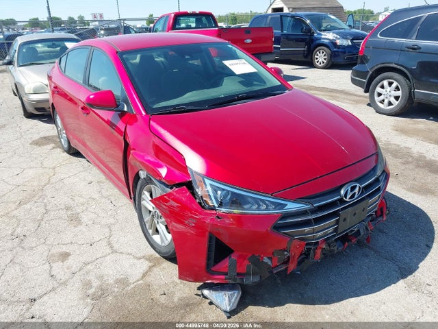 Salvage Hyundai ELANTRA Image