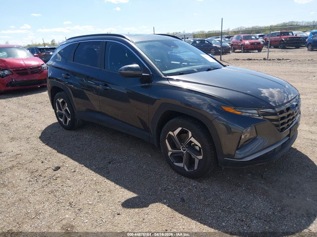 Salvage Hyundai TUCSON Image