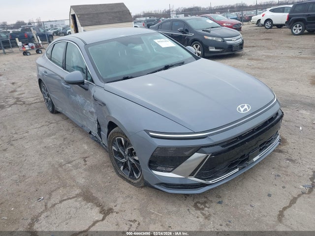 Salvage Hyundai SONATA Image