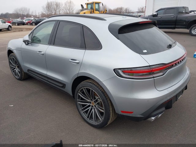 Porsche Macan T