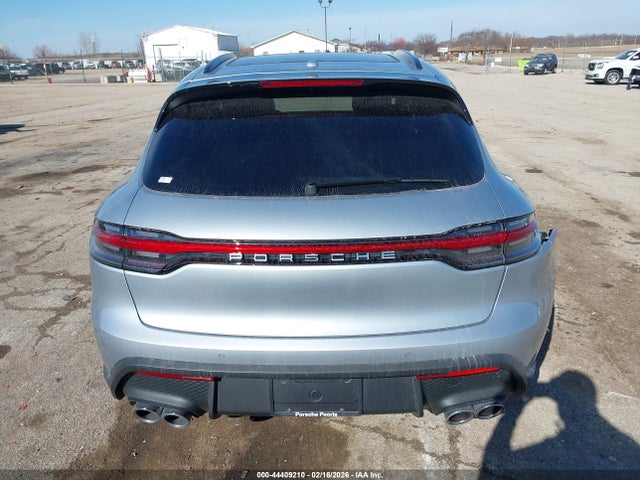 Porsche Macan T