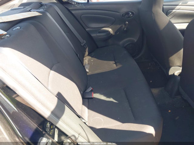 Nissan Versa 1.6 S