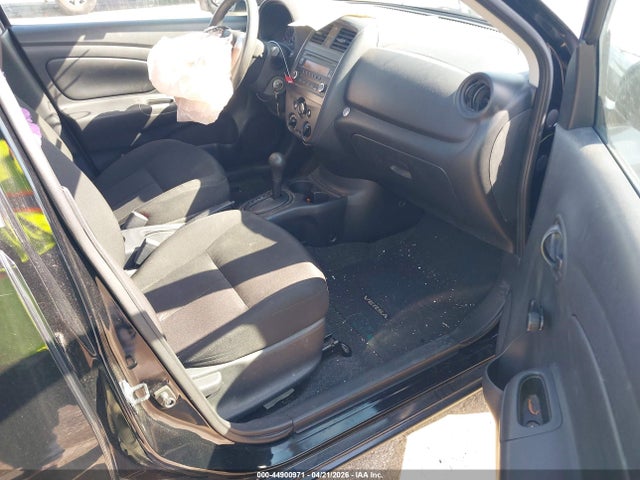 Nissan Versa 1.6 S