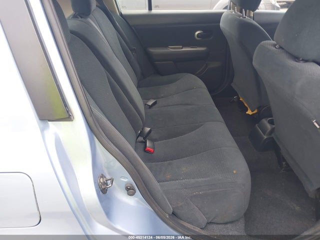 Nissan Versa 1.8s
