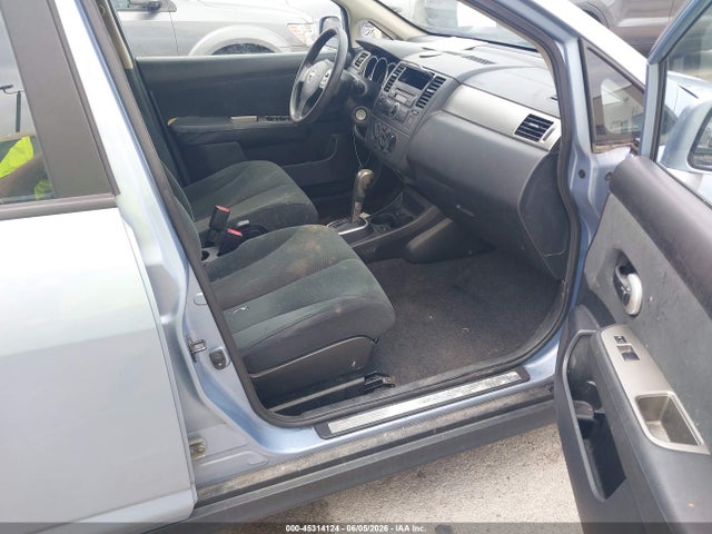 Nissan Versa 1.8s