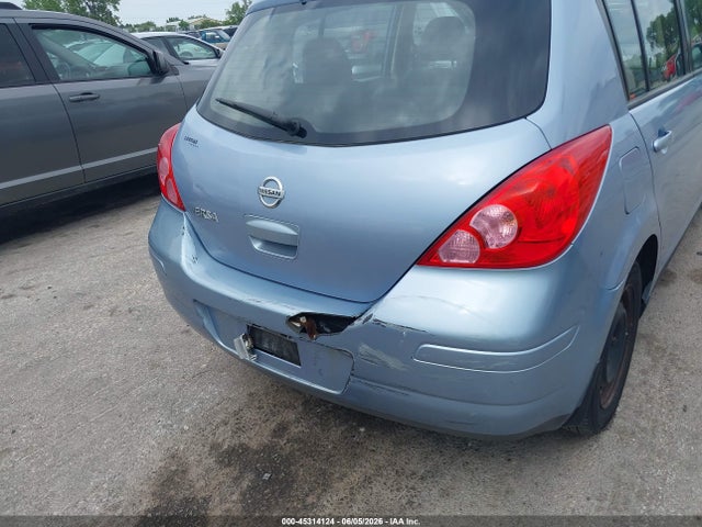 Nissan Versa 1.8s