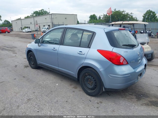 Nissan Versa 1.8s