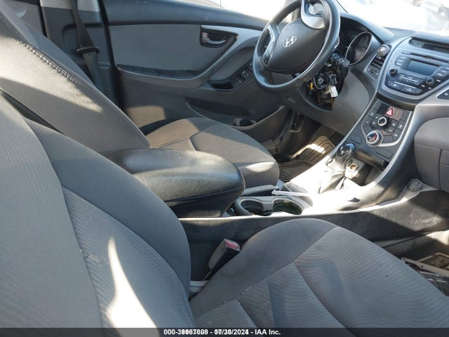 Hyundai ELANTRA Se