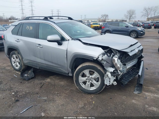 Salvage Toyota RAV4 Image