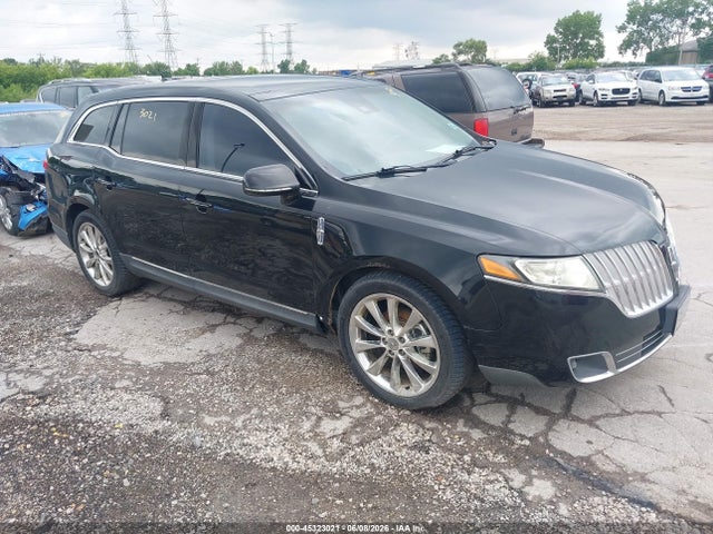 Salvage Lincoln MKT Image