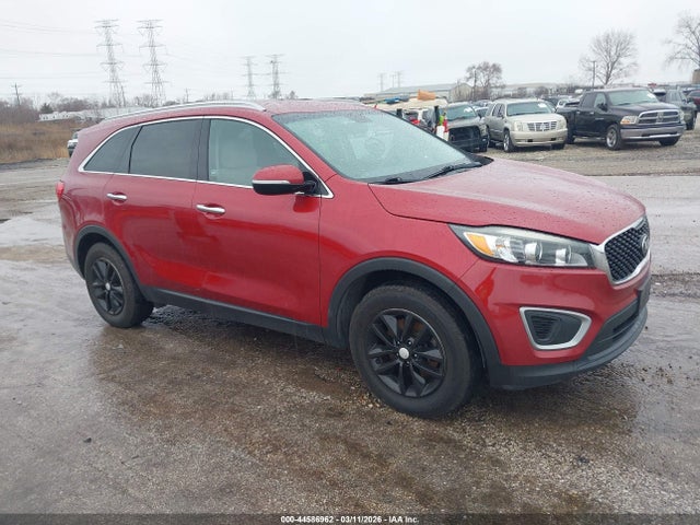 Salvage Kia Sorento Image