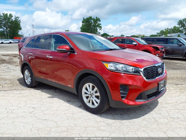 Salvage Kia Sorento Image