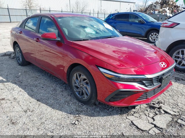 Salvage Hyundai ELANTRA Image