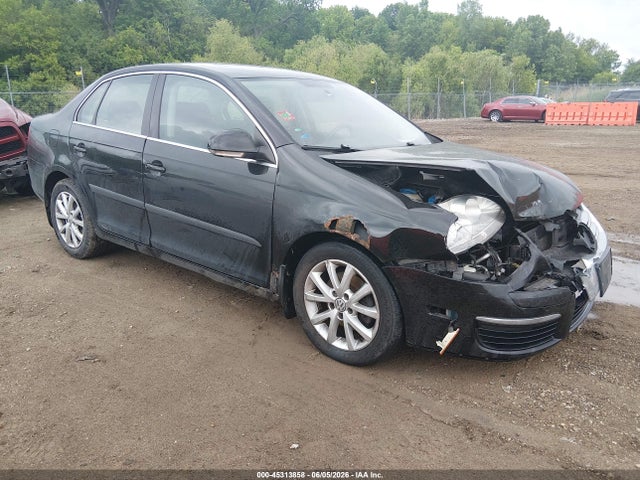 Salvage Volkswagen Jetta Image